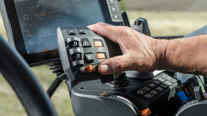 valtra n4, t4, s4 series with smarttouch on a field
