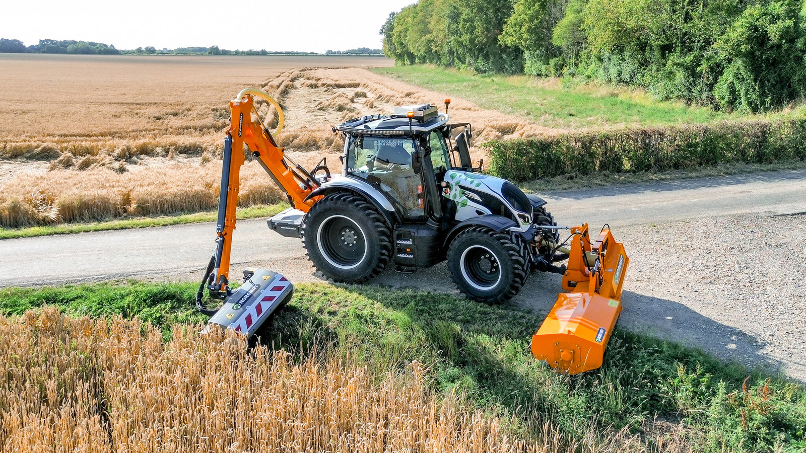 Un N155 Direct équipé pour les travaux d’accoroutisme.