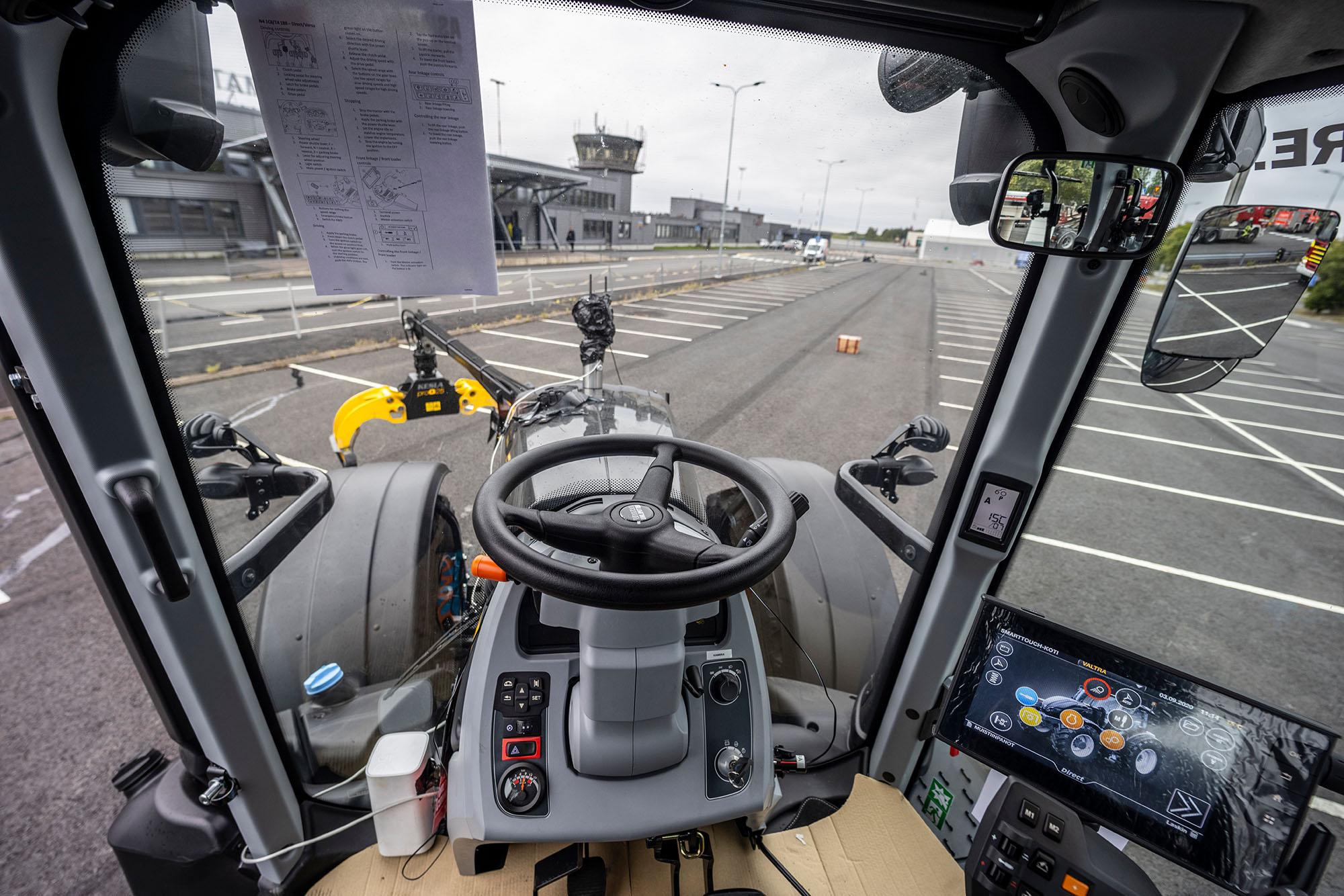 Des tracteurs t?�l?�command?�s pour aider les autorit?�s dans les situations dangereuses